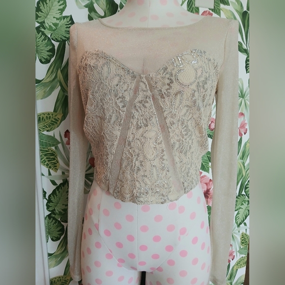 Kimchi Blue Urban Outfitters Sheer Lace Top - Picture 4 of 8